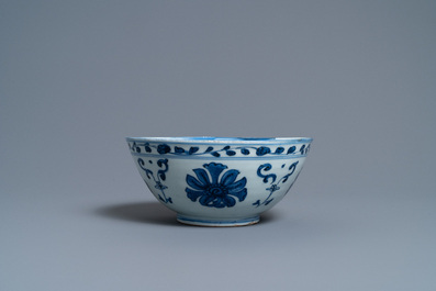 Une collection vari&eacute;e en porcelaine de Chine, Ming et Qing