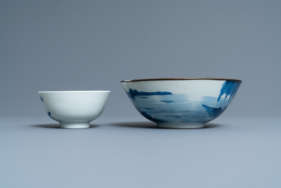 Three Chinese blue and white 'Bleu de Hue' plates and two bowls for the Vietnamese market, 19th C.