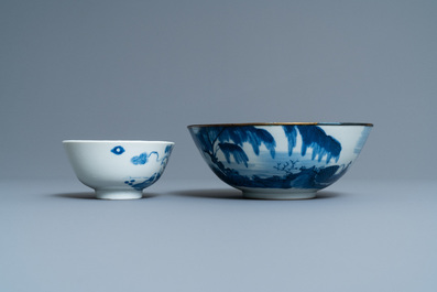 Three Chinese blue and white 'Bleu de Hue' plates and two bowls for the Vietnamese market, 19th C.