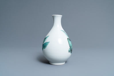 A Chinese famille rose 'yuhuchunping' vase with a mountainous landscape, 19/20th C.