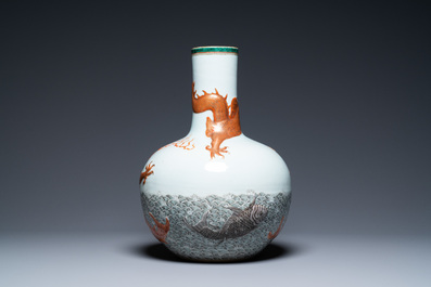 A Chinese famille verte 'tianqiu ping' vase with a dragon and carps, Qianlong mark, 19th C.