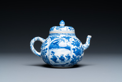 A Chinese blue and white teapot and cover, Kangxi