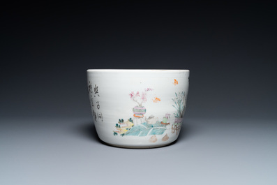 A Chinese qianjiang cai 'antiquities' jardini&egrave;re, 19/20th C.