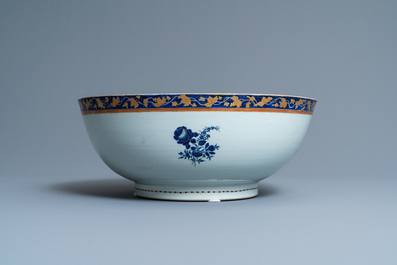 A large Chinese monogrammed export porcelain punchbowl and dish, Qianlong