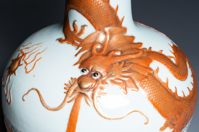 A Chinese famille verte 'tianqiu ping' vase with a dragon and carps, Qianlong mark, 19th C.