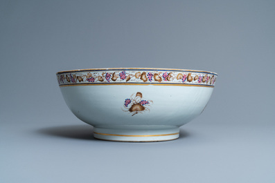 A large Chinese famille rose export porcelain punchbowl and dish, Qianlong