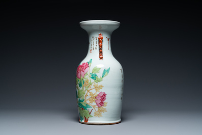 A Chinese qianjiang cai vase with birds among blossoms, 19th C.