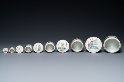 Five Chinese famille rose 'Wu Shuang Pu' stacking boxes and covers, 19th C.