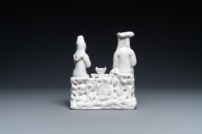Een Chinese Dehua blanc de Chine groep van een Nederlands gezin, Kangxi