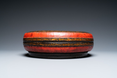 A large Chinese lacquered box and cover for the Vietnamese market, 18/19th C.