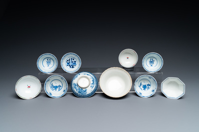 Een diverse collectie Chinese koppen en schotels, 18/19e eeuw