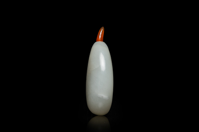 Une tabati&egrave;re en jade blanche, Chine, Qing