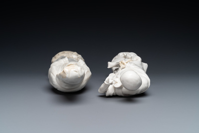 Twee Chinese blanc de Chine figuren van Liu Hai en Guanyin, Kangxi