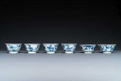 Drie&euml;ntwintig Chinese blauw-witte schotels en zeventien koppen, Kangxi