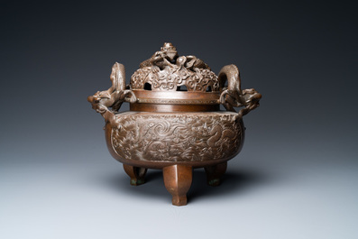 A large Chinese dragon-handled bronze tripod censer and cover, Xuande mark, 18/19th C.