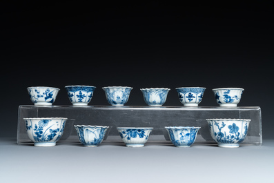 Drie&euml;ntwintig Chinese blauw-witte schotels en zeventien koppen, Kangxi