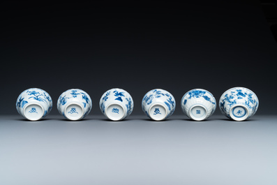 Drie&euml;ntwintig Chinese blauw-witte schotels en zeventien koppen, Kangxi