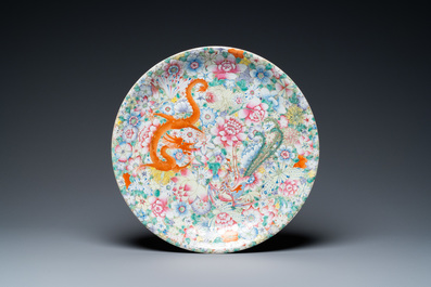 A Chinese famille rose dish, a blue and white bowl and a sang de boeuf vase, 19/20th C.