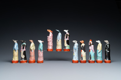 Een complete set met de twaalf dieren uit de Chinese zodiak in famille rose porselein, Hongxian zegelmerk, Republiek