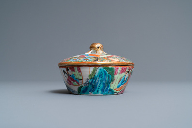 A Chinese Canton famille rose 18-piece tea service, 19th C.