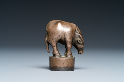 Un sceau en bronze figurant un boeuf, Ming
