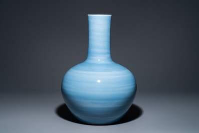 A large Chinese monochrome 'tianqiu ping' claire de lune vase, 19th C.