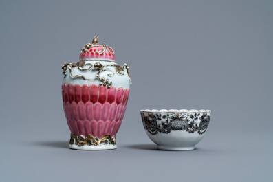 Une bo&icirc;te &agrave; th&eacute; en porcelaine de Chine famille rose et une tasse et soucoupe en grisaille, Yongzheng/Qianlong