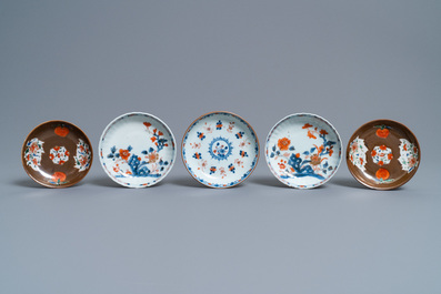 A Chinese Imari-style porringer, a mug, a bowl and five cups and saucers, Kangxi/Qianlong