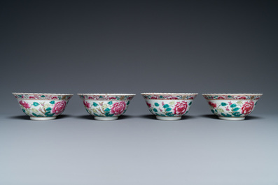 Vier Chinese famille rose kommen voor de Straits of Peranakan markt, 19e eeuw