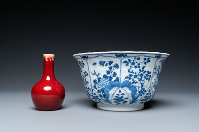 A Chinese famille rose dish, a blue and white bowl and a sang de boeuf vase, 19/20th C.