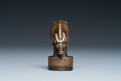 Un sceau en bronze figurant un boeuf, Ming