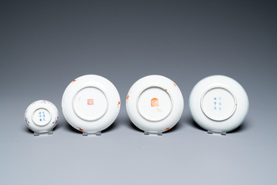 Een diverse collectie Chinees blauw-wit en famille rose porselein, 19/20e eeuw