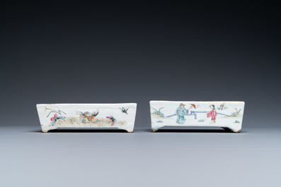 Een diverse collectie Chinees blauw-wit en famille rose porselein, 19/20e eeuw