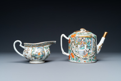 A Chinese Canton famille verte 14-piece tea service in presentation box, 19th C.