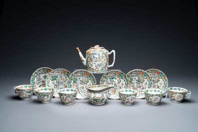 A Chinese Canton famille verte 14-piece tea service in presentation box, 19th C.