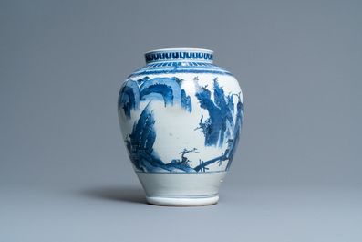 Een Japanse blauw-witte Arita vaas met een landschap, Edo, 17e eeuw