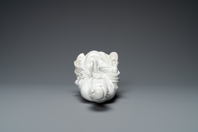 A Chinese Dehua blanc de Chine figure of Guanyin, Boji Yuren mark, 18/19th C.
