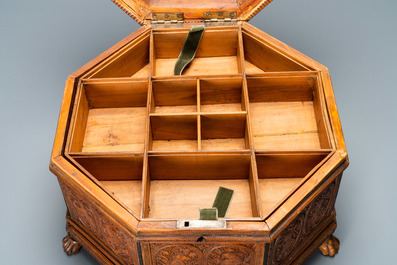 Une bo&icirc;te couverte en bois de camphre, Inde, 19&egrave;me