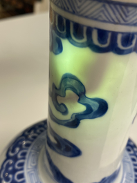 Een Chinese blauw-witte 'Bleu de Hue' vaas voor de Vietnamese markt, Kangxi