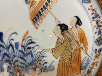 A pair of Chinese Imari-style 'Dames au Parasol' plates after Cornelis Pronk, Qianlong