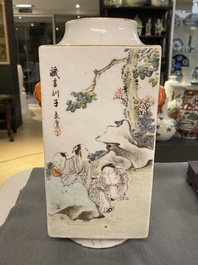 Un vase de forme 'cong' en porcelaine de Chine qianjiang cai, 19&egrave;me