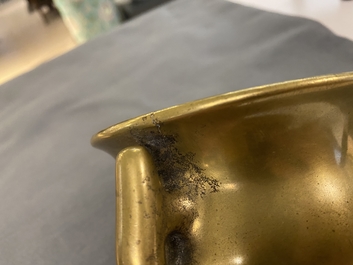 Un br&ucirc;le-parfum de type 'yilu' en bronze, marque de Xuande, Chine, 17&egrave;me