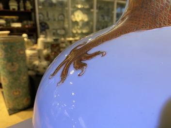 A Chinese famille verte 'tianqiu ping' vase with a dragon and carps, Qianlong mark, 19th C.