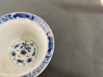 Twee Chinese blauw-witte opengewerkte kommen, Transitie periode en Kangxi