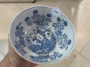 Un bol en porcelaine de Chine famille rose &agrave; fond jaune sgraffito, marque et &eacute;poque de Daoguang