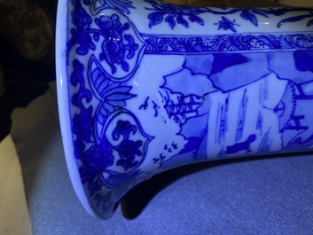 Een Chinese blauw-witte 'yenyen' vaas met landschappen en florale panelen, Kangxi