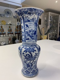 Een Chinese blauw-witte 'yenyen' vaas met landschappen en florale panelen, Kangxi