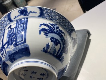 Een Chinese blauw-witte 'klapmuts' kom, Kangxi merk en periode