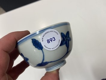 Een Chinese blauw-witte 'paleis' kom, Kangxi