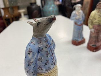 Een complete set met de twaalf dieren uit de Chinese zodiak in famille rose porselein, Hongxian zegelmerk, Republiek